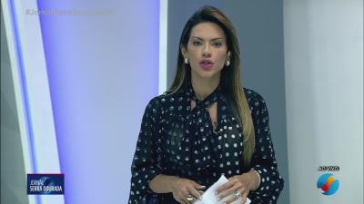 itemFogo mira rodovia e linha férrea na GO-305, em Goiandira