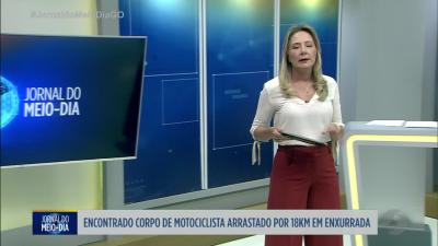 itemMulher é presa após se envolver em acidente e levar a moto da vítima