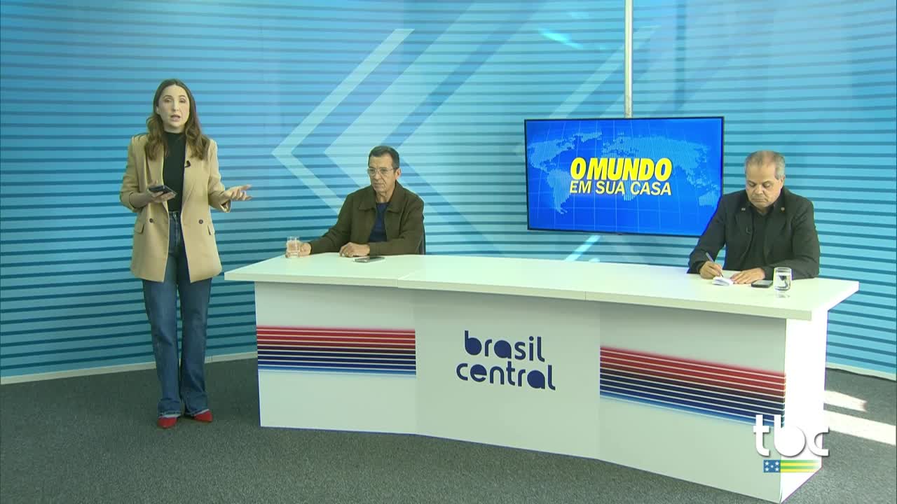 itemPrefeitura tira Fios abandonados em Postes na Rua 44