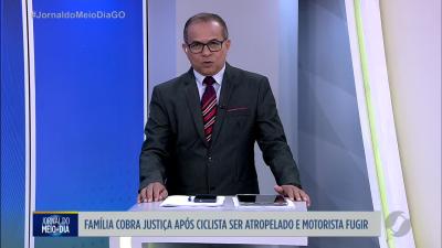 itemIncêndio em depósito de recicláveis asusta moradores em Goiânia