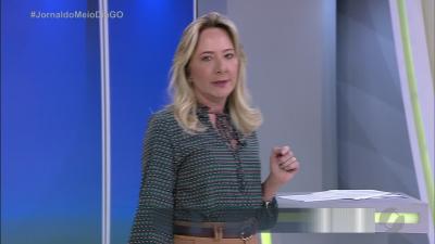 itemEnxurrada derruba muro e destrói casa em Goiänia