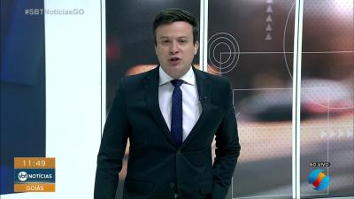 Fila de macas nos corredores do HUGOL para fazer tomografia