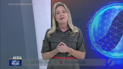 Carro atinge moto em quebra-molas e motorista foge em Jaragu&aacute;