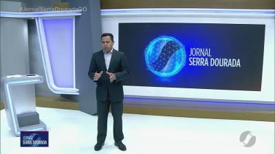 itemCarro bateu em carreta mulher morre e idosos ficam feridos na GO-210