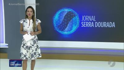 itemCarro de luxo e dinheiro apreendidos em operação contra o tráfico de drogas em Águas Lindas de Goiás