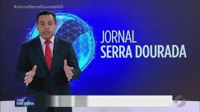 itemMulher morre ao encostar rodo em fiação de casa, em Anápolis