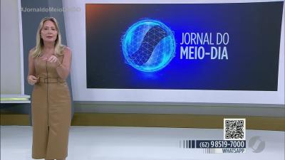 itemCaminhão é flagrado despejando entulho e revolta moradores