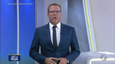 Mulher &eacute; presa ap&oacute;s agredir namorado com garrafa