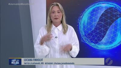 itemDesespero na chuva, mãe e bebê ficam presas em alagamento em Goiânia