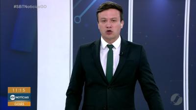 Homem ataca motorista com barra de ferro na porta de delegacia em Rio Verde