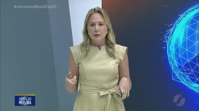 itemHomem é preso ao tentar beijar mulher à força em Piracanjuba