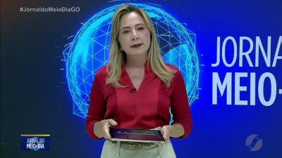 itemCliente foge sem pagar e destrói portão de motel em Jataí