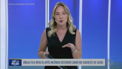 B&iacute;blia fica intacta ap&oacute;s inc&ecirc;ndio em carro no sudoeste