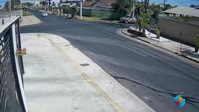 Câmeras registram acidente no setor Vila Rosa, em Goiânia