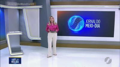 Filho amea&ccedil;a m&atilde;e com facas e acaba preso em An&aacute;polis