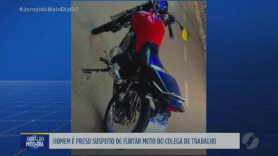 Homem &eacute; preso por furtar moto de colega