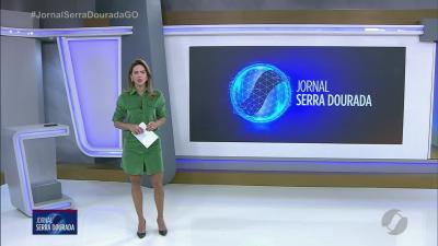 Câmeras registram motociclista sendo arremessada
