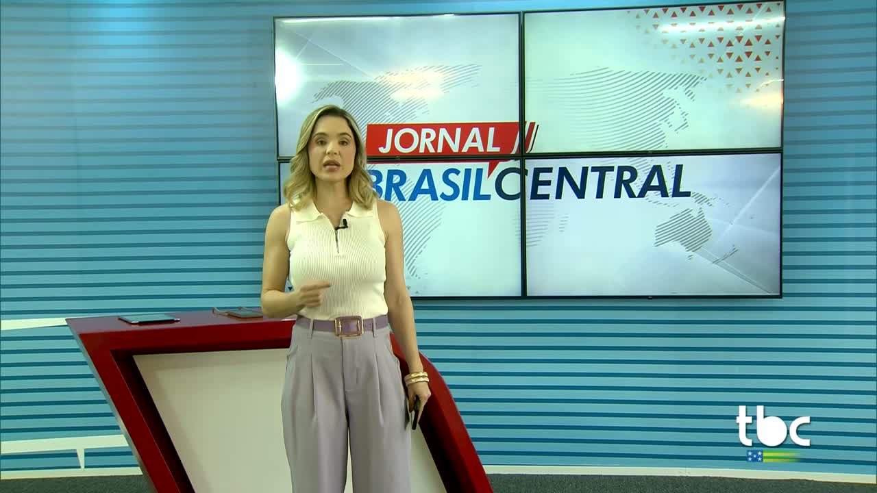 2 Recicla Goi&aacute;s entrega Caminh&otilde;es de Coleta de Lixo em 10 Munic&iacute;pios