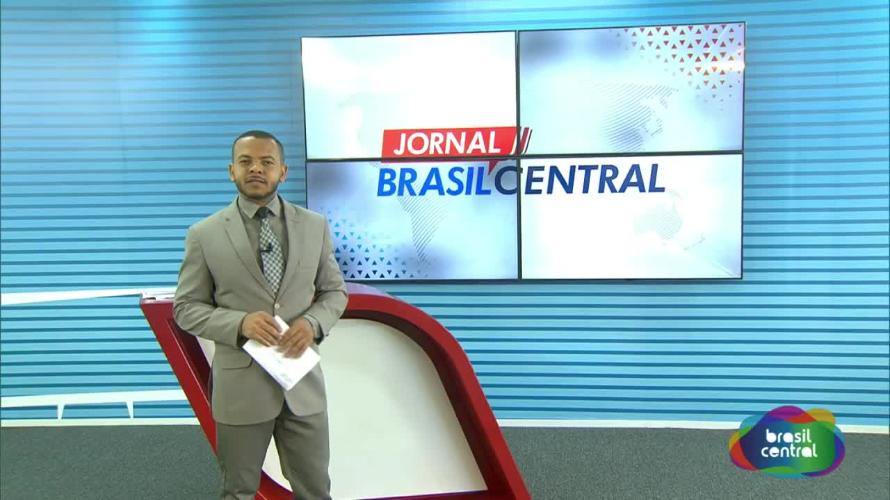 itemCapital da Fé: Romeiros caminham até Trindade