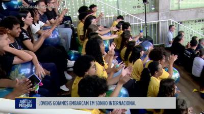 itemJovens goianos embarcam em sonho internacional
