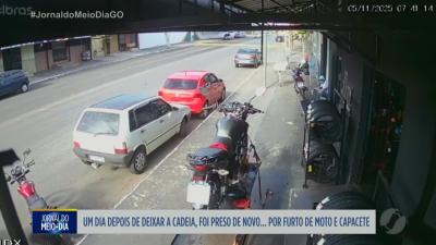 itemHomem é preso após furtar moto e capacete em Aparecida de Goiânia