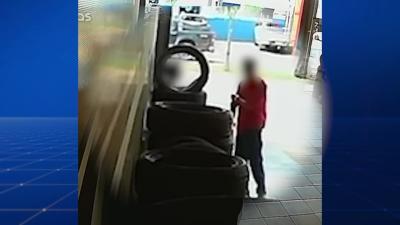 itemCliente de loja de pneus é preso por importunação sexual em Rio Verde