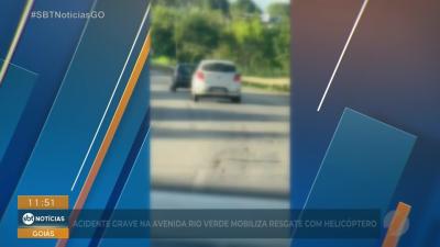 Mulher b&ecirc;bada dirige em zigue-zague na GO-070 e bate carro em Inhumas
