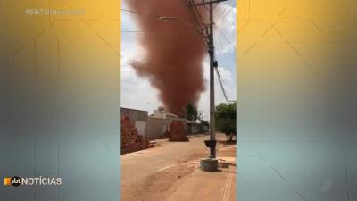 itemRedemoinho gigante em Goiânia