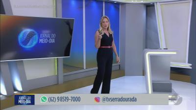 itemMulher sem CNH se confunde com carro automático e atrepela amiga em São Luís do Norte Goiás