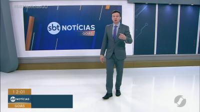 Multid&atilde;o lota lago em Trindade na Semana Santa