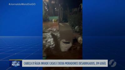 itemCabeça d'água invade casas e deixa moradorse desabrigados em Quirinópolis