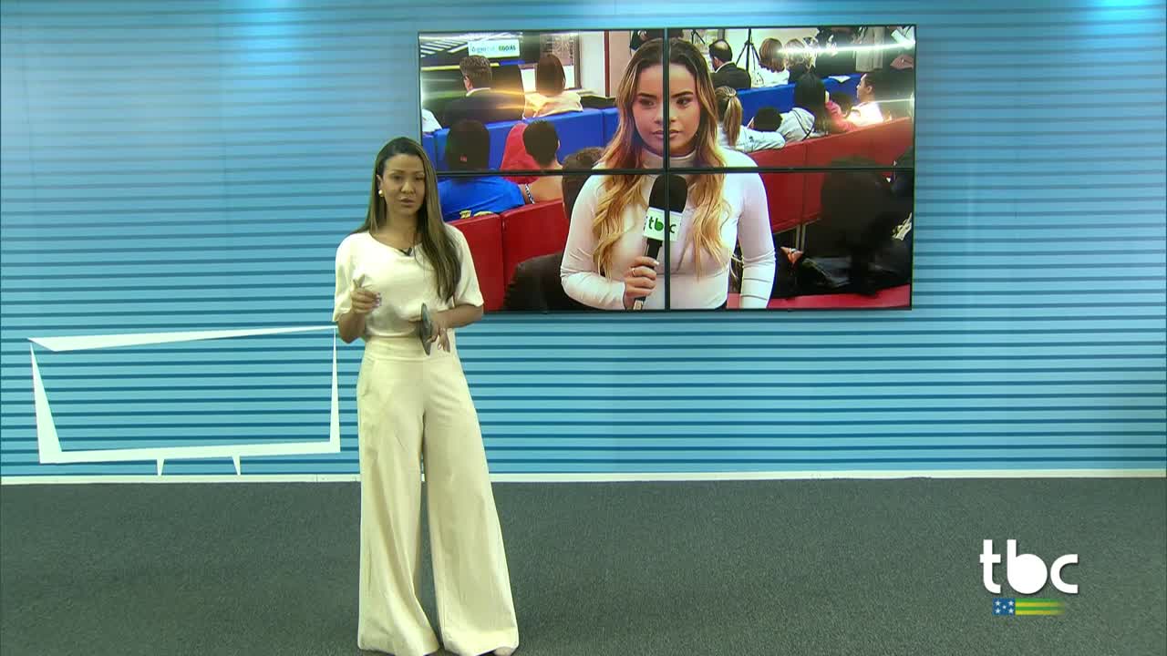 itemCora completa um Ano