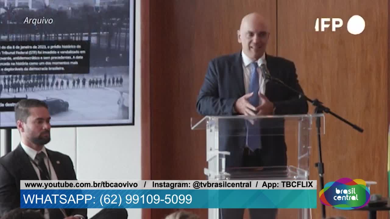 Alexandre de Moraes cassa Mandato de Carla Zambelli.