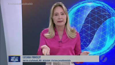 Carro bate em caminh&atilde;o parado em congestionamento na BR-020