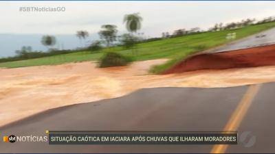 Situação caótica após chuvas na GO-110 em Iaciara