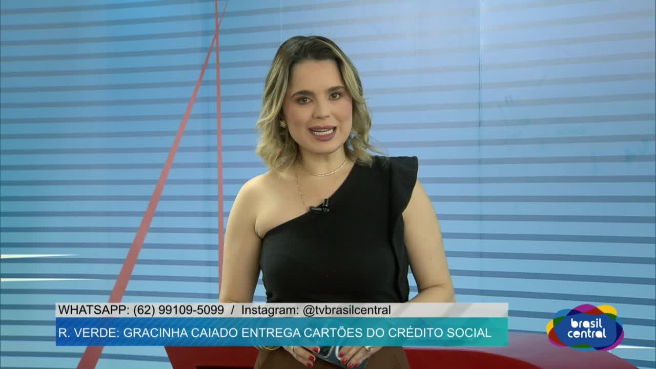 itemRio Verde: Gracinha entrega Cartões do Crédito Social
