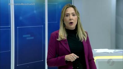 itemIncêndio atinge área perto de shopping em Caldas Novas