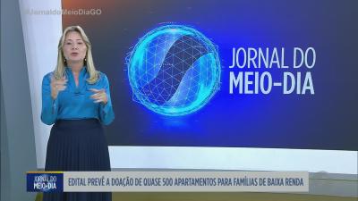 itemRua com buracos no Setor Pedro Ludovico, em Goiânia