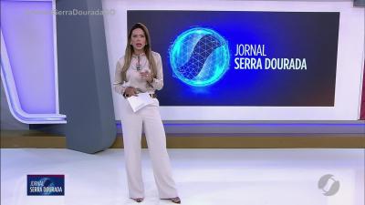 Caminhão desce desgovernado em ladeira, atingue o muro e quase invade casa