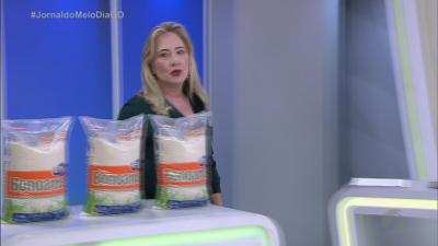 Justi&ccedil;a mant&eacute;m presa mulher suspeita de matar a m&atilde;e a facadas