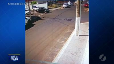 itemMotociclista é arremessado em acidente com carro em Quirinópolis