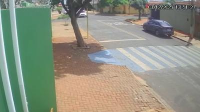 itemMotorista sem CNH atropela motociclsita e foge em Rio Verde