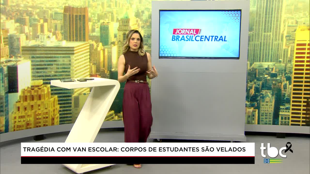 itemTragédia com Van Escolar Corpos são Velados