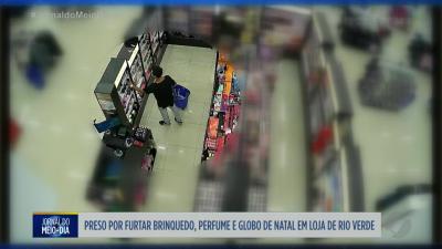 itemHomem é preso por furtar brinquedo e perfume em loja de Rio Verde