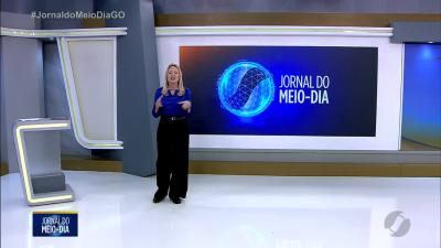 itemFuncionários de uma granja em Rio Verde são presos por furto de galinhas escondidas em mochilas