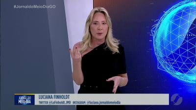 itemCarro avança cruzamento e atinge duas motos em Aparecida de Goiânia, uma pessoa morreu