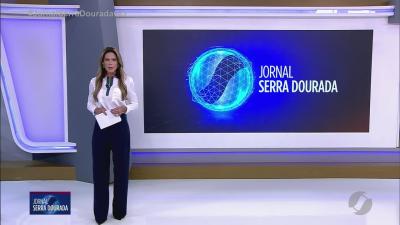 itemCaminhão capota na GO-174 e atinge casas próximas a rodovia