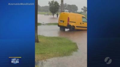 Trabalhador sofre choque e &eacute; resgatado do alto de pr&eacute;dio