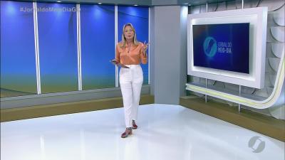 Casa de acumulador tinha dois caminh&otilde;es de lixo