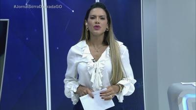 itemAdolescentes dançam em túmulo e polícia abre investigação